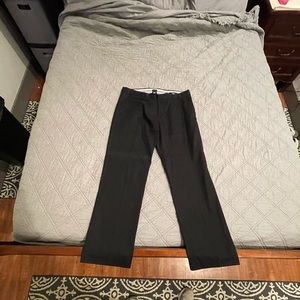 Mens charcoal GAP tailored Kaki dress pants, size 33x30, straight fit